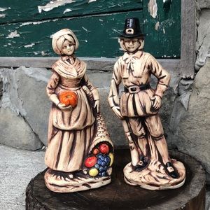 Ceramic pilgrim couple